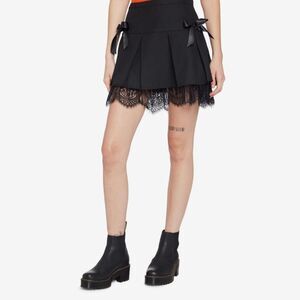 Hot Topic Black Gothic Lace Trim Pleated Mini Skirt w/ Bow Details | Size L